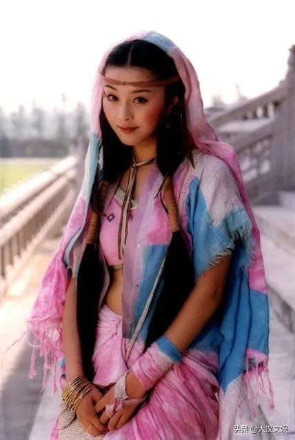 十多位女演员“争奇斗艳”的一部剧，看过的人