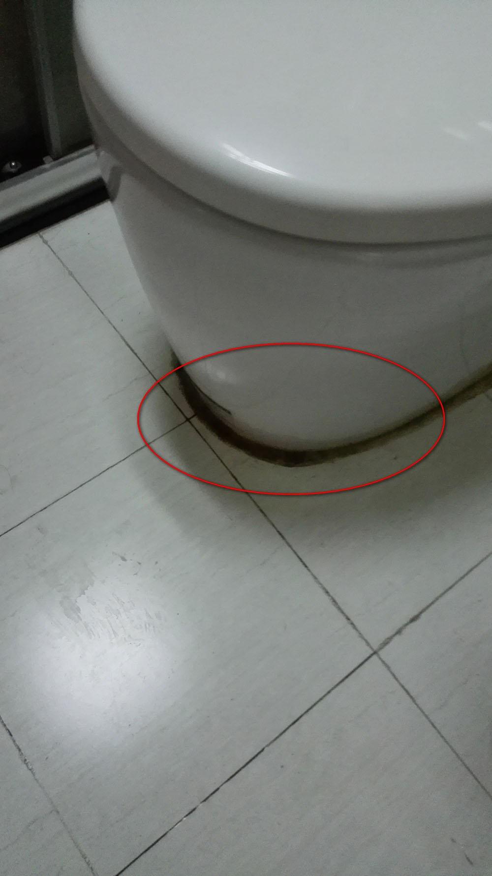 Glass glue moldy wipe with alcohol?wrong!Teach you to do this, the