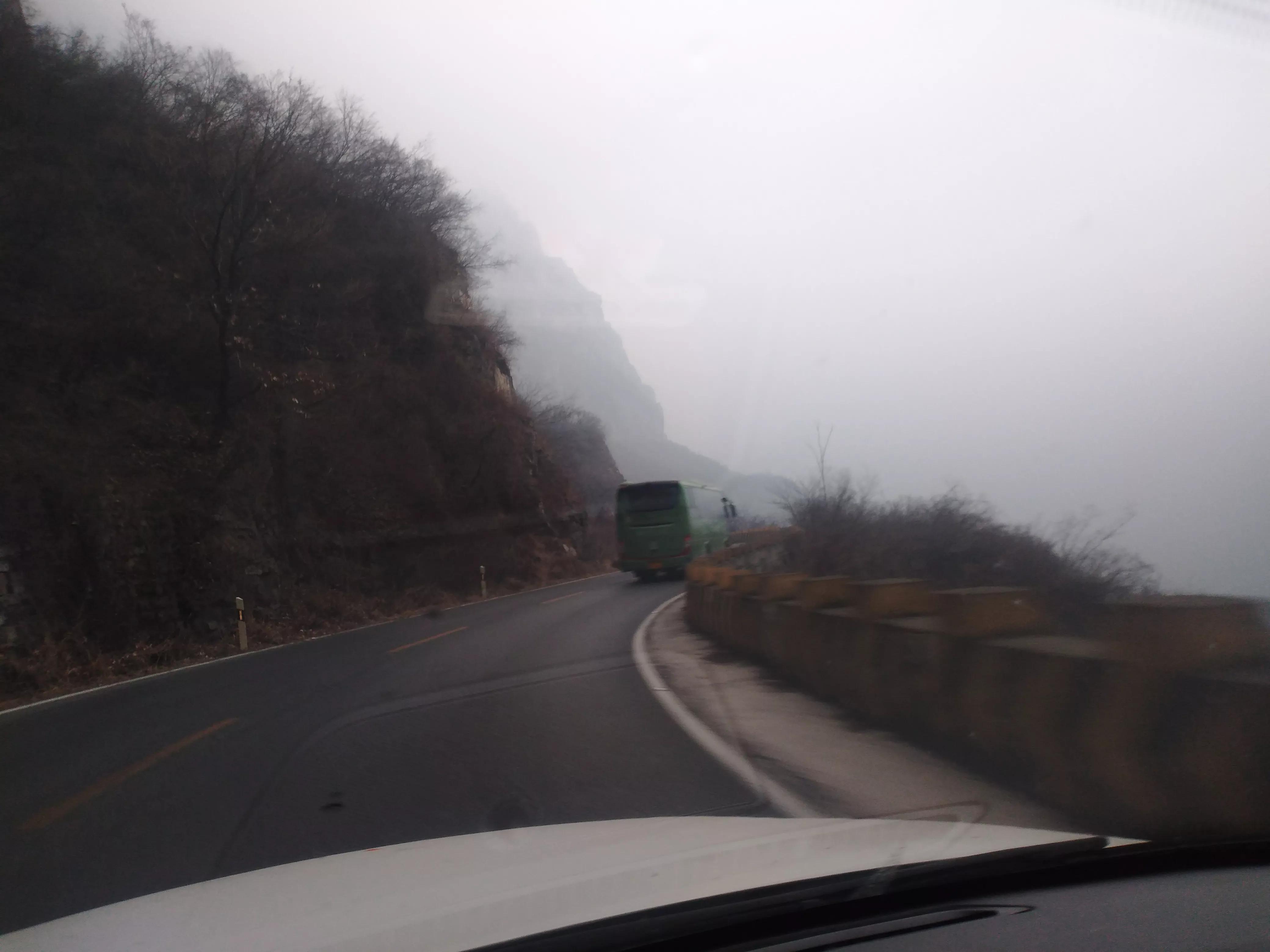 這條盤山公路，各種彎道隧道繞，就藏鄭州周邊，你知道哪兒嗎