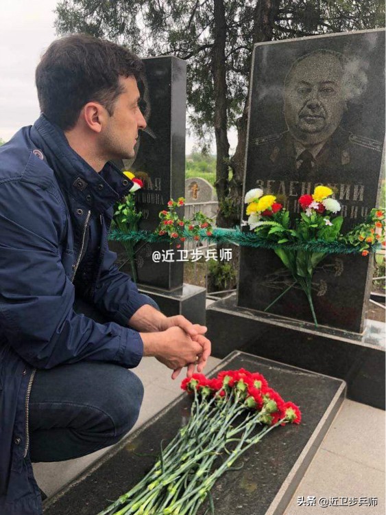 爷爷用坏坦克立功：孙子泽连斯基命令英雄同名者包庇班德拉
