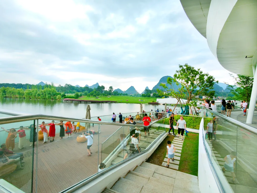 桂海晴岚数万人打卡！爆红之后的种种却让度假区不堪重负