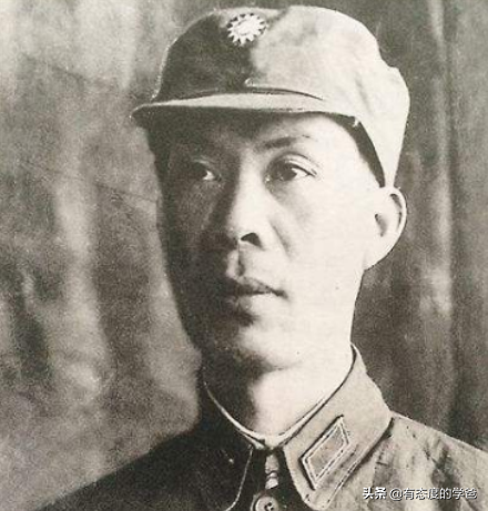 当年他是师长他是小排长，28年后师长当了上将，