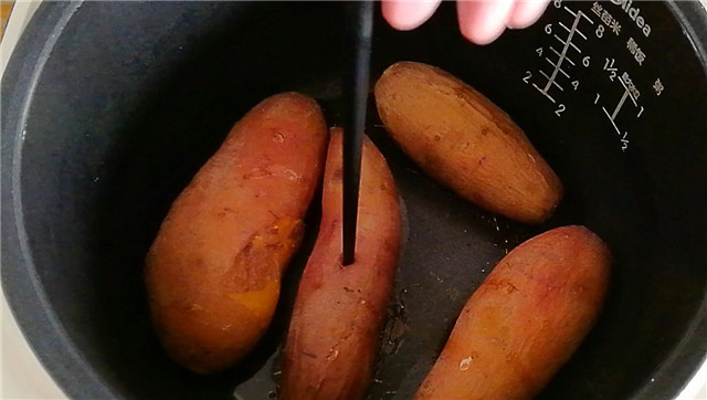 图片[3]-想吃烤红薯不用买 不用烤箱 不加一滴水 出锅后流糖汁香又甜-起舞食谱网