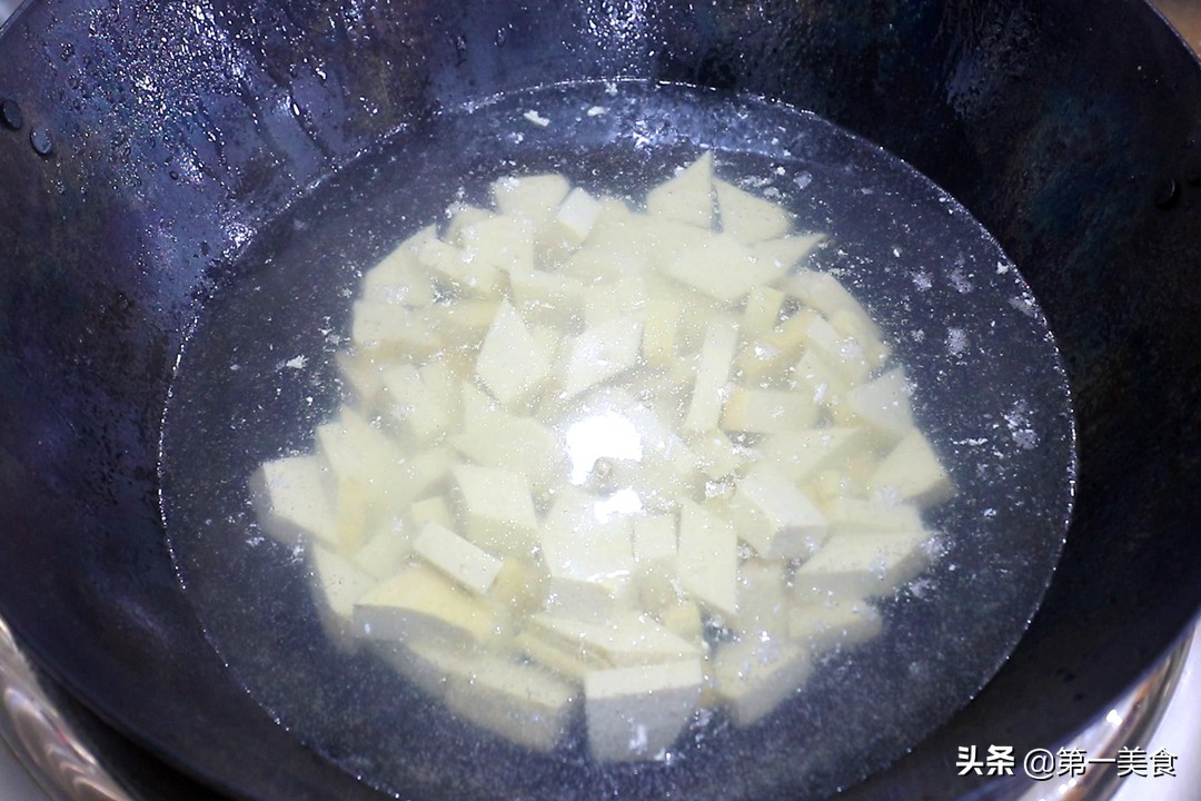 图片[7]-白菜炖豆腐做法步骤图  汤鲜味美 冬天来一碗全身都暖和-起舞食谱网