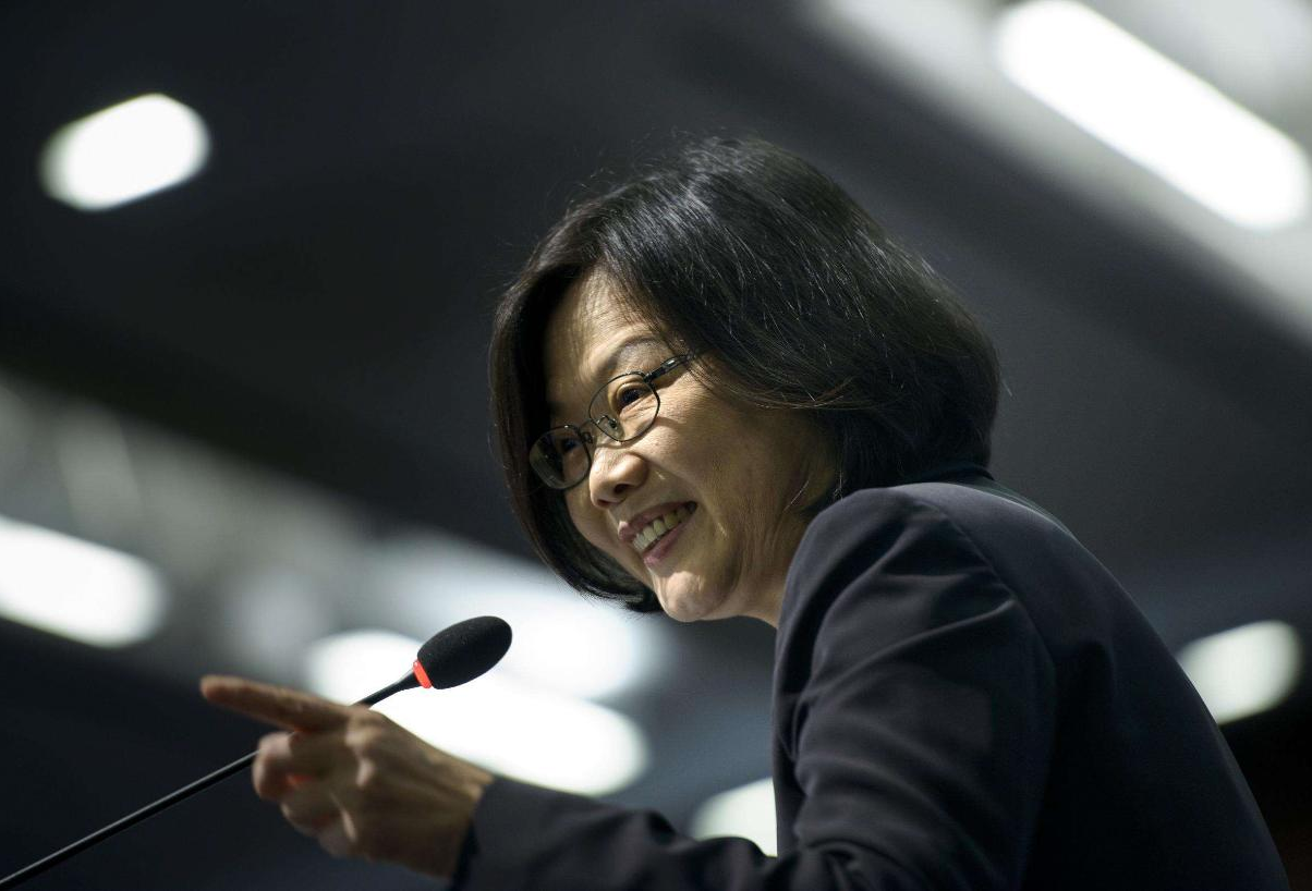 大陸航母頻穿台海，警告美國切勿輕舉妄動