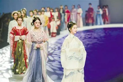 五一假期|天蒙山国风嘉年华预告：洛赏华服・新秀大赛、《仙子游·山河恋》实景演艺、汉服展销...