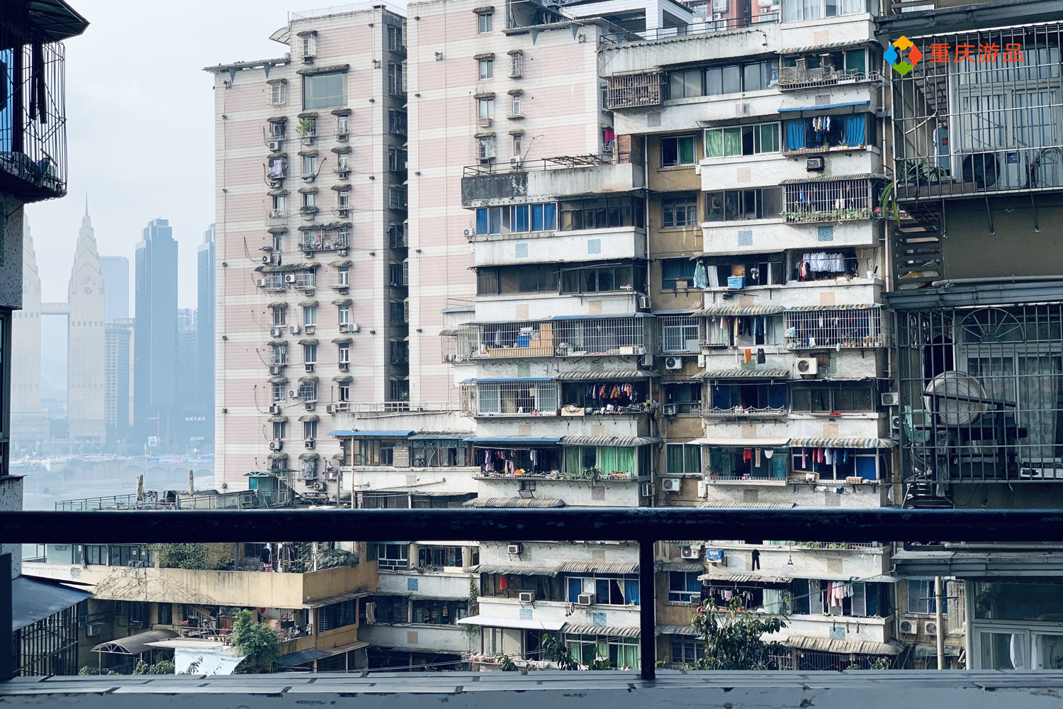 重庆高层住宅可燃雨棚将消失，2021年限期拆改，最好自己处理