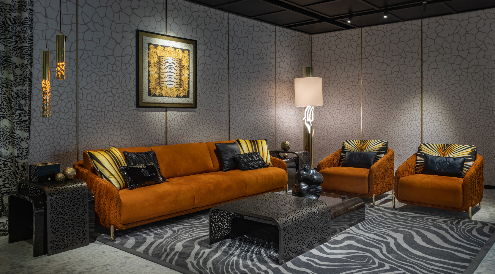 喜欢VERSACE、ROBERTO CAVALLI家具的人，都是什么样的人？