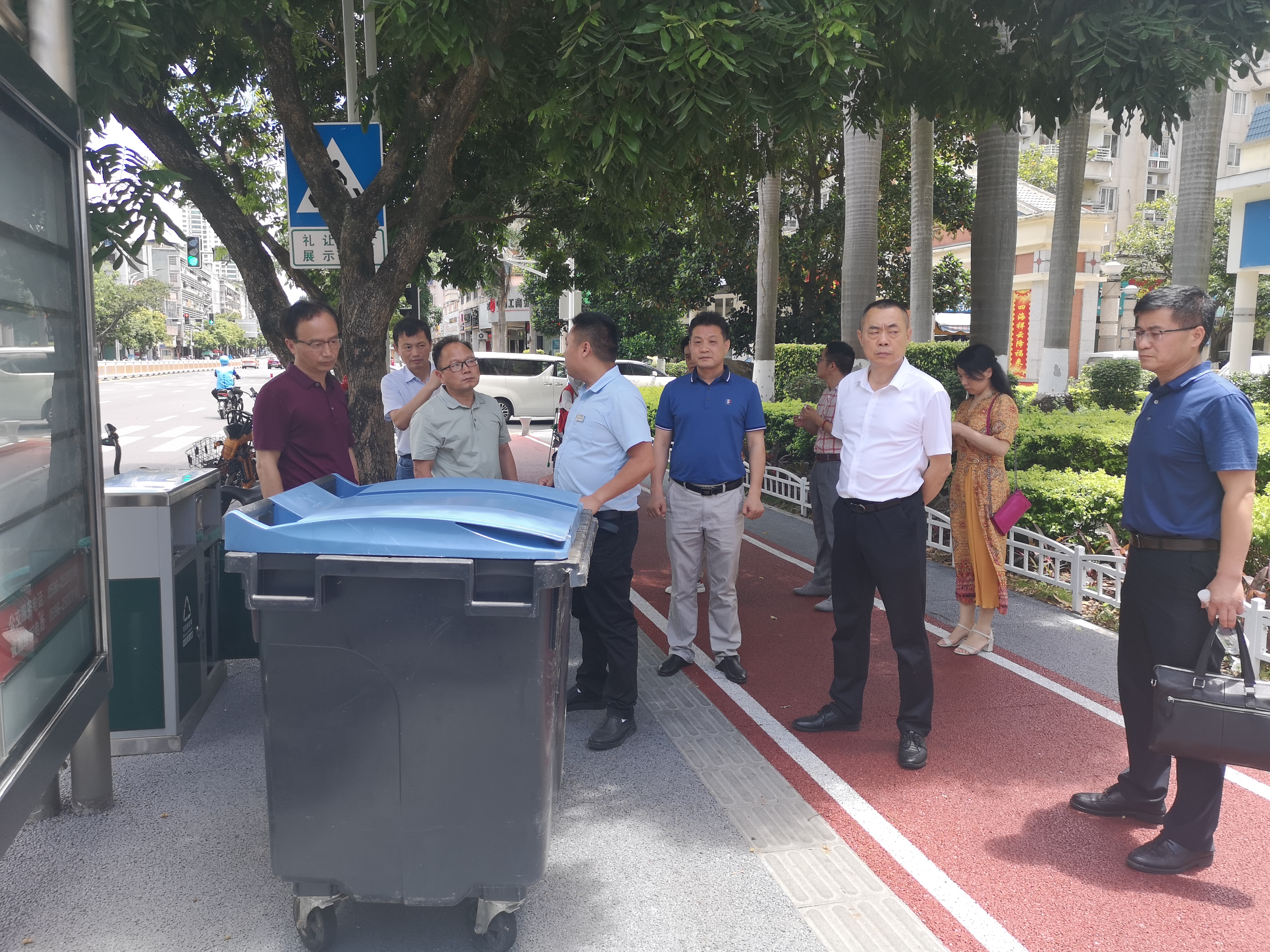 宣都会招商相助效劳中心主任施汉民一行莅临南宫NG28集团调研考察