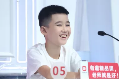 湖南卫视《叮咚上线!老师好》创新开课,全年龄互动课堂青春开讲