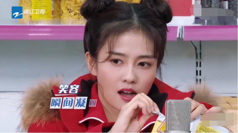 《奔跑吧》流量明星是摆设，4个人只会站着傻笑