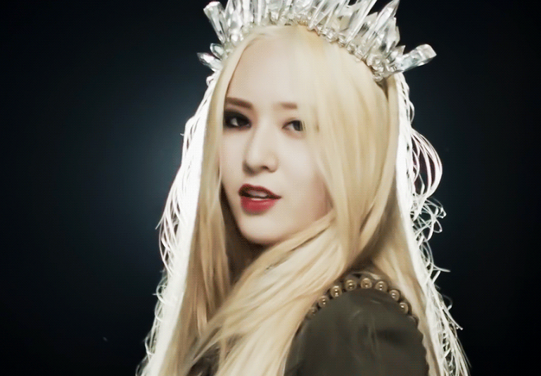 回应|郑秀晶与SM解约 SM回应正在讨论续约居然还谈续约？