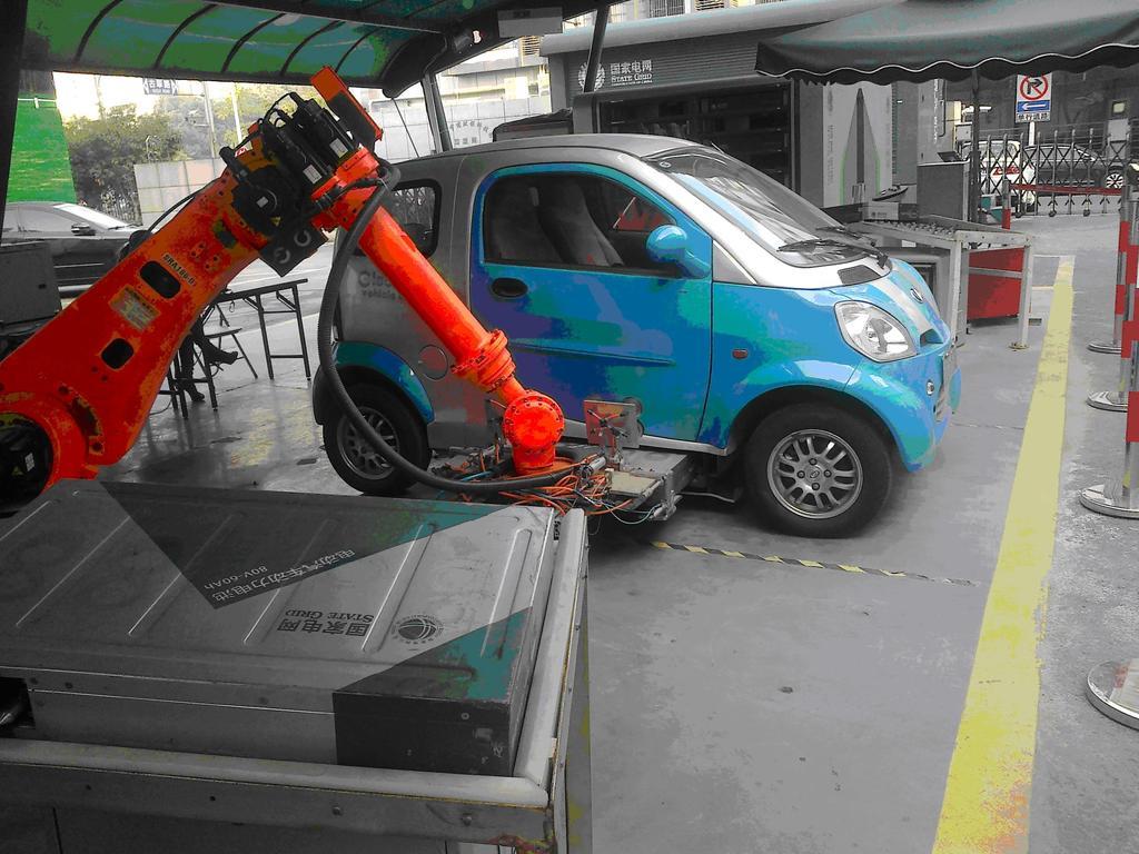 特斯拉又双叒叕降价啦！国产电动车想火，先装