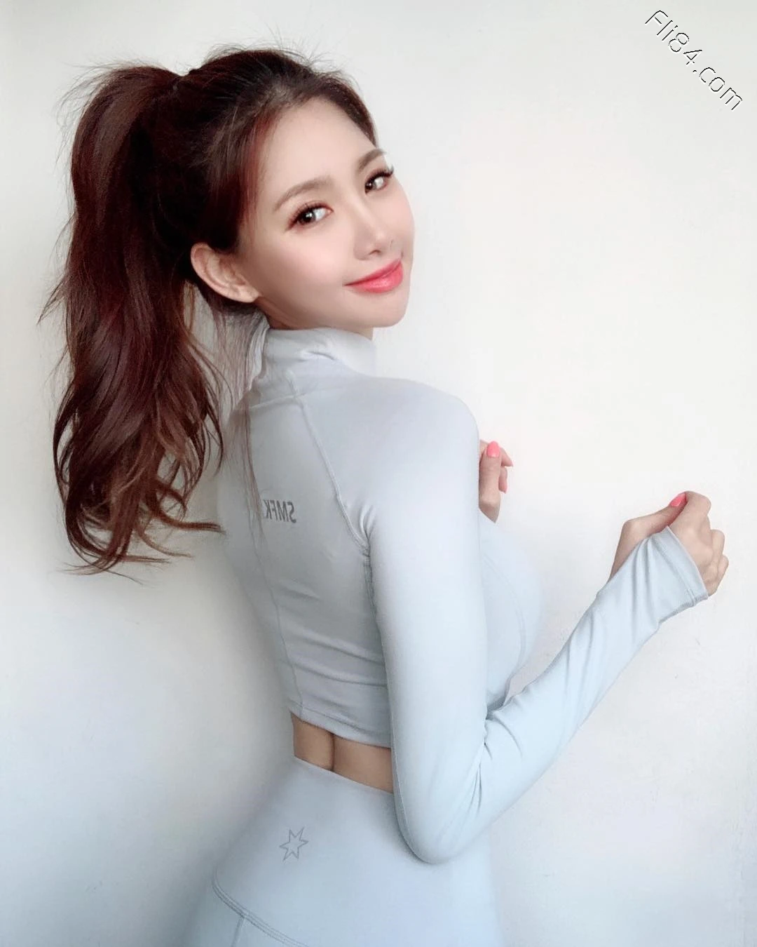 韩国巨乳妹子“mermaidvivi”身材太犯规，简直真人版芭比娃娃(4) 妹子图 热图2