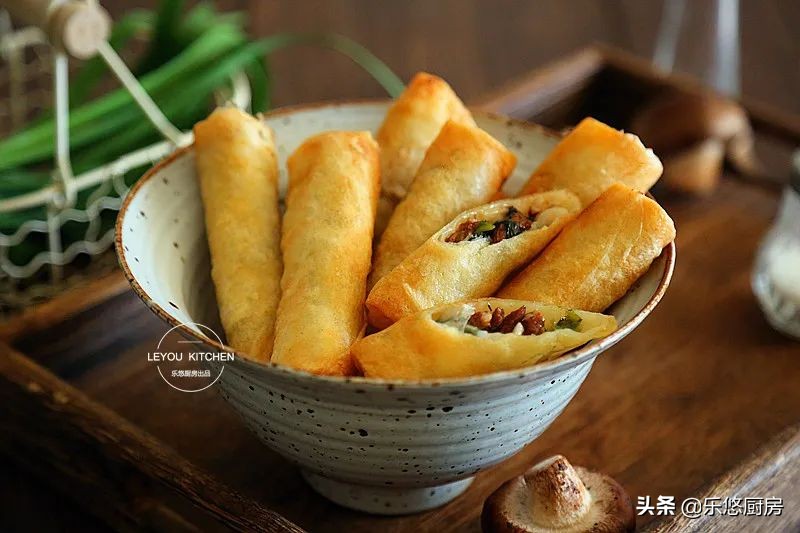 立春吃春捲，我有妙招，用一把刷子，幾秒做一張春捲皮，簡單省事