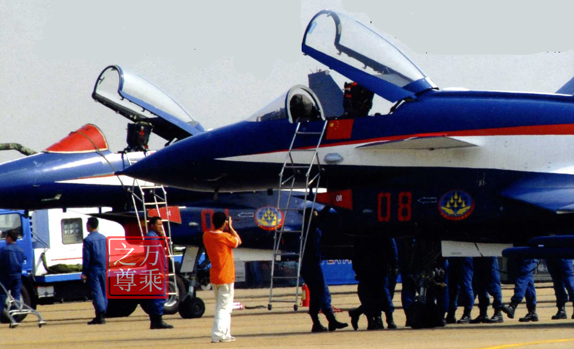 Խ��Խǿ���й�40����¿Ƽ�ͻΧ�����ƶ������ר�ҵ��۾�