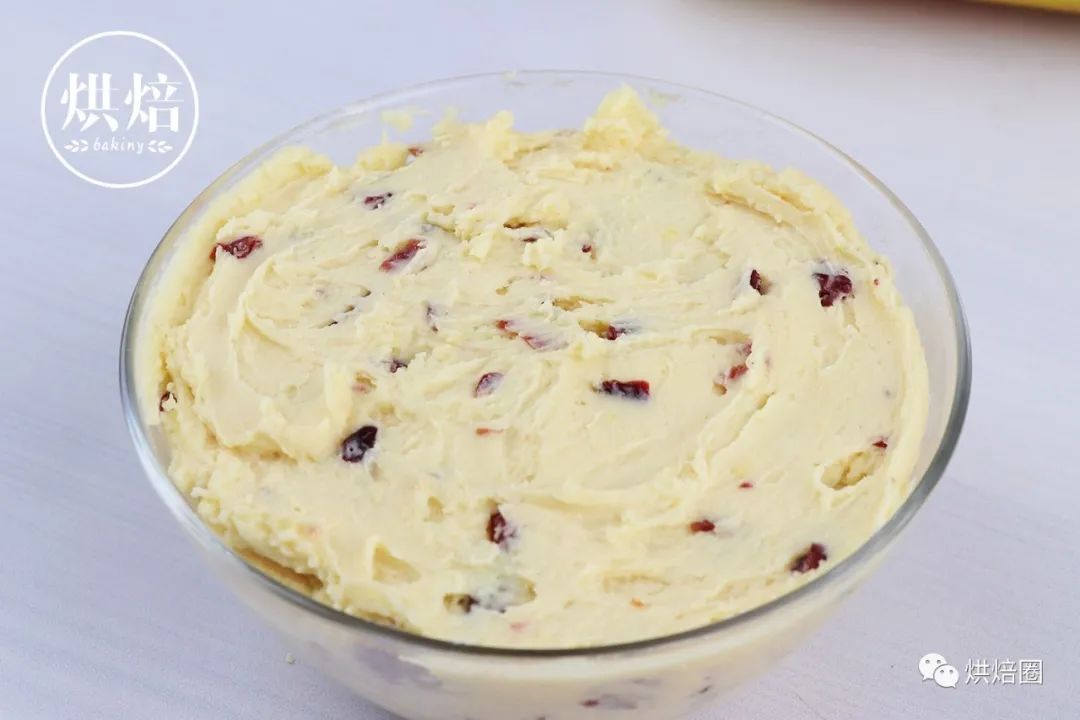 不用炒馅的绿豆饼，这样做皮薄馅多，清热降火，香甜可口