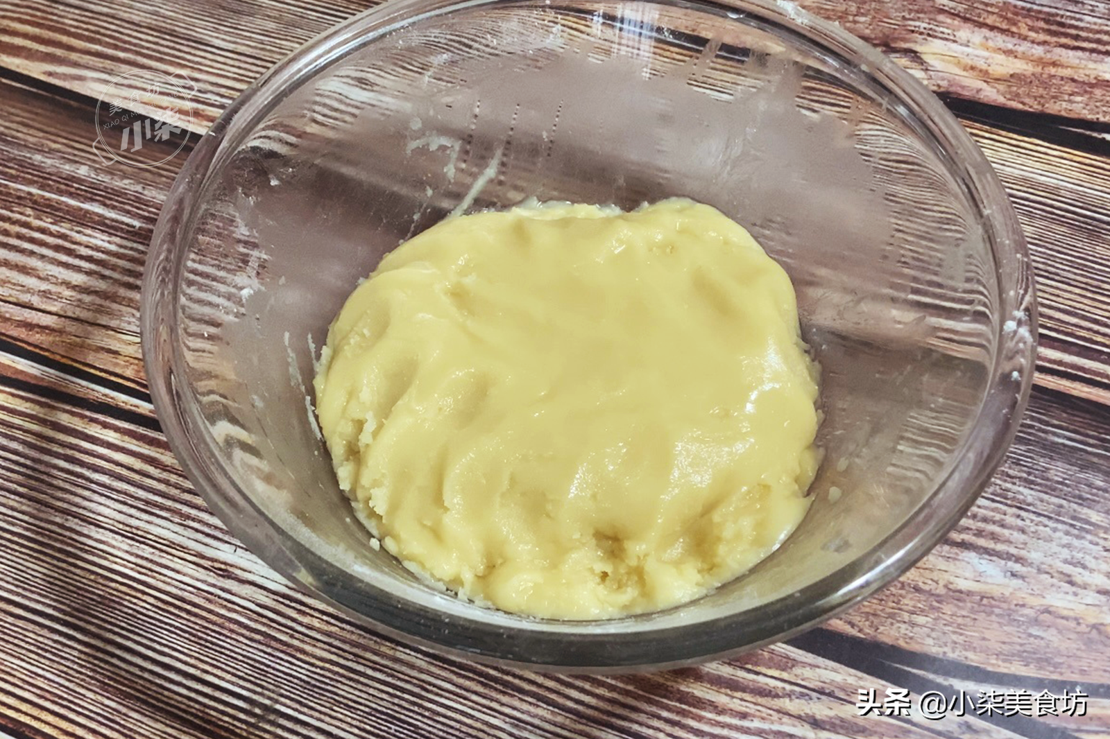 在家自制绿豆小饼，学会不用买，清凉解暑易消化，老人孩子都喜欢