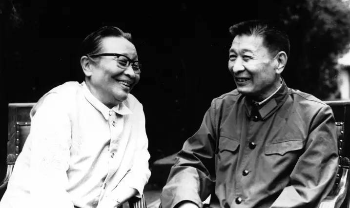 柯蓝的奶奶，22岁嫁开国上将钟期光，66岁去世，