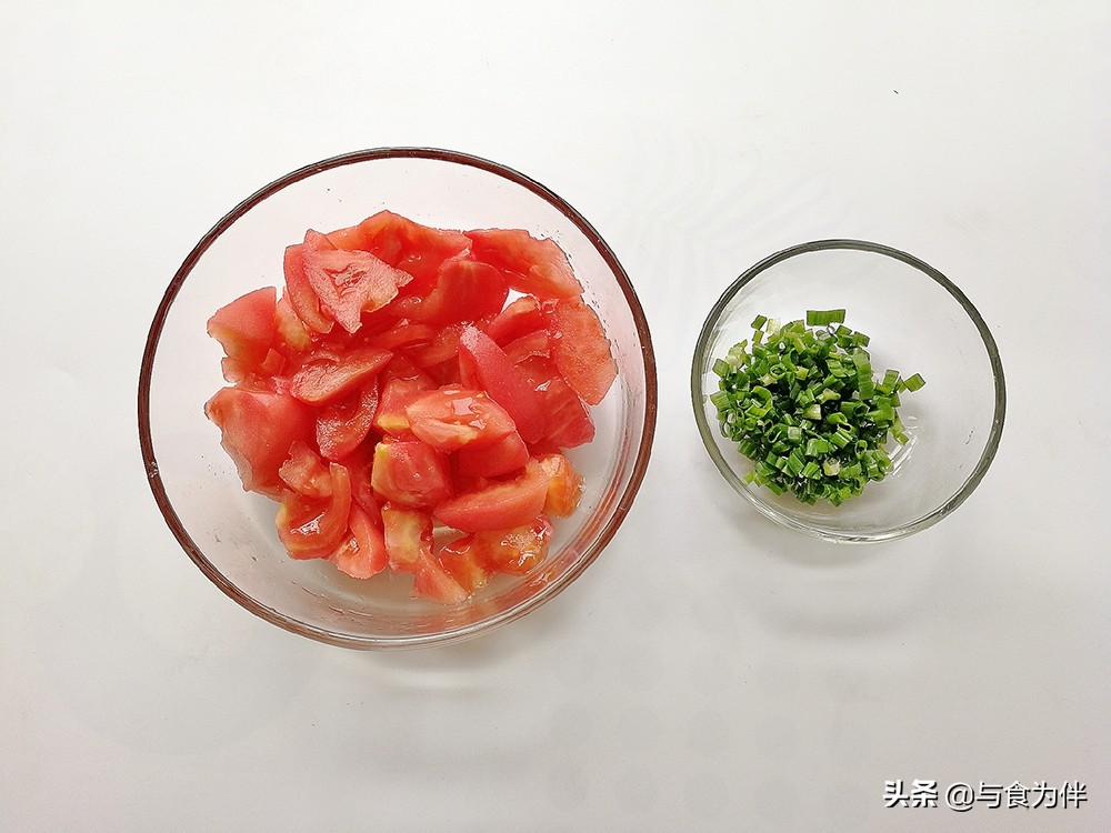 给孩子吃鸡蛋，不如吃“动物中的人参”，配番茄开胃，大人也喜欢
