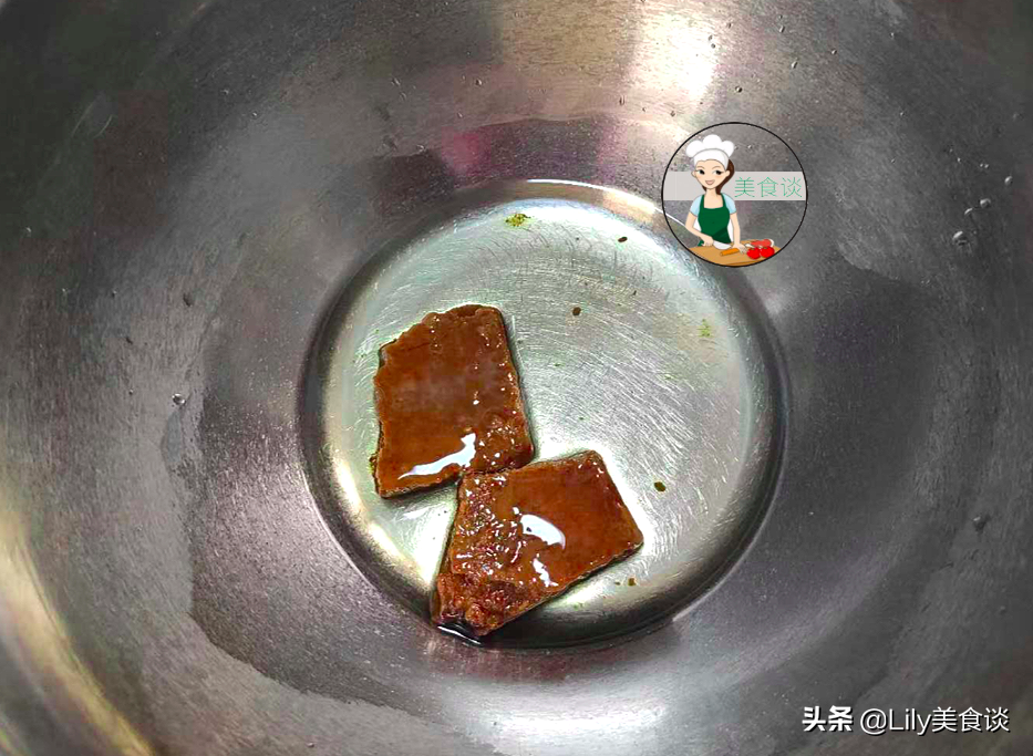天热我常做这个吃，简单一拌一蒸，糯叽叽的真好吃，养人还不上火