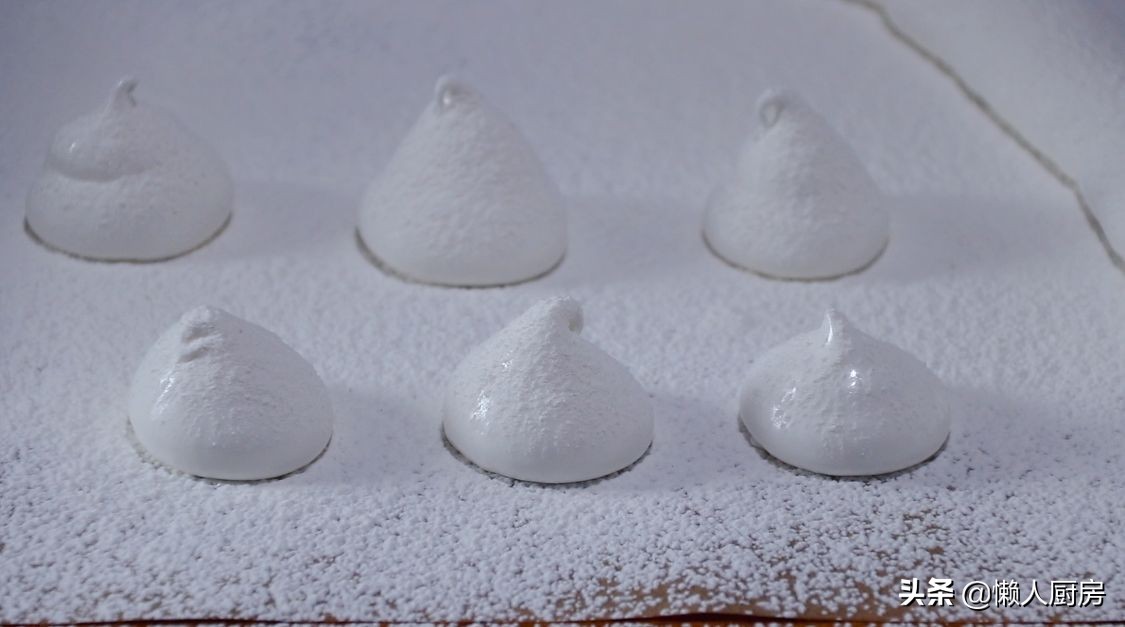 這是棉花糖的簡單做法，只需要4種食材，還可做雪花酥、牛軋糖