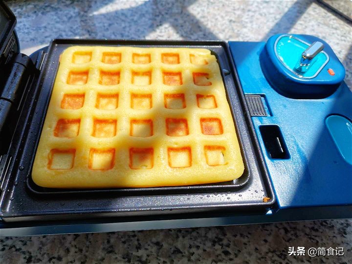 China husband cake is not being bought again eat! Simple 4 paces are done in the home, disaccord face, do not knead dough, 5 minutes are done calm