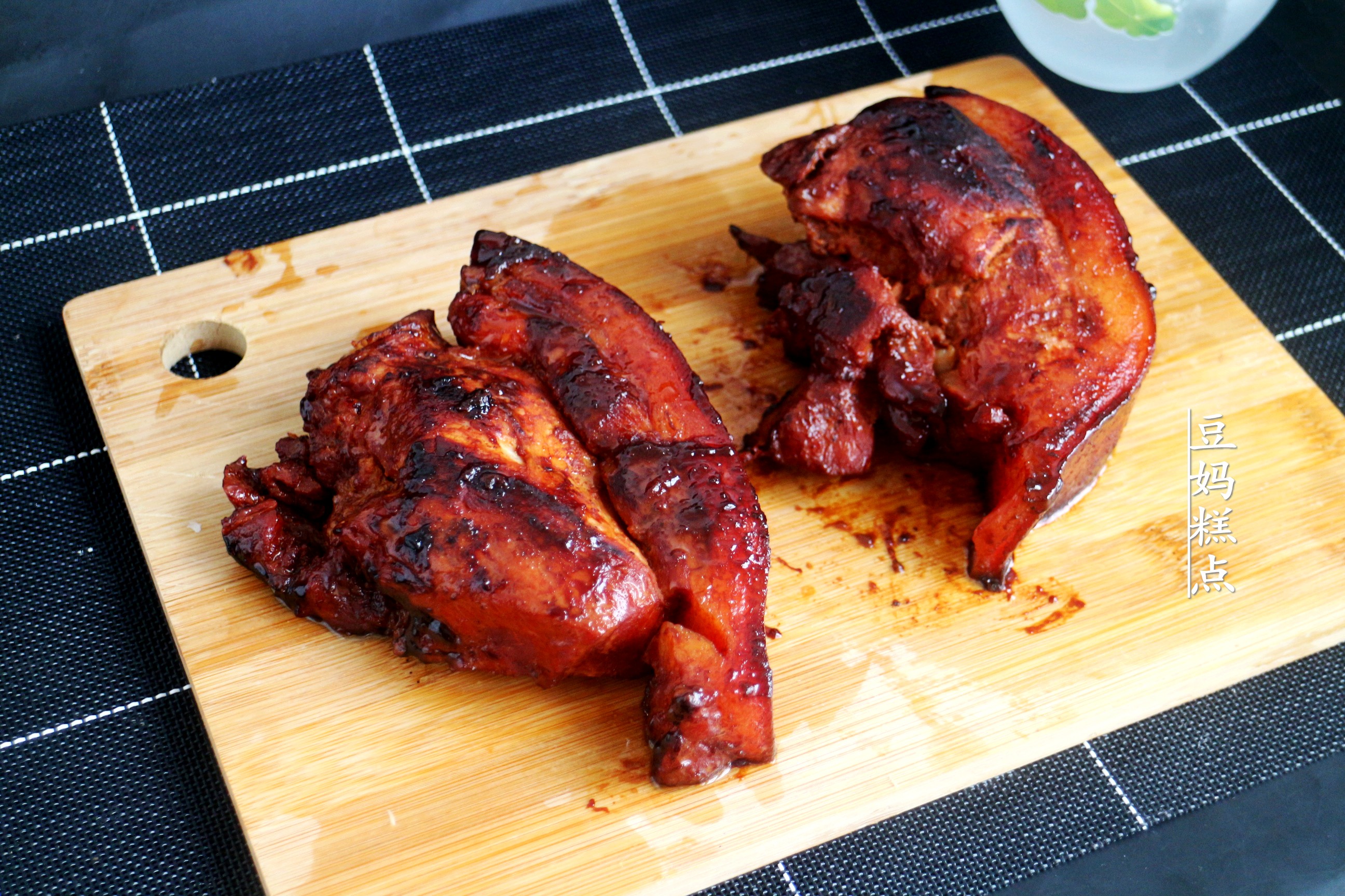 週末在家，用平底鍋給孩子做“叉燒肉”，神仙美味