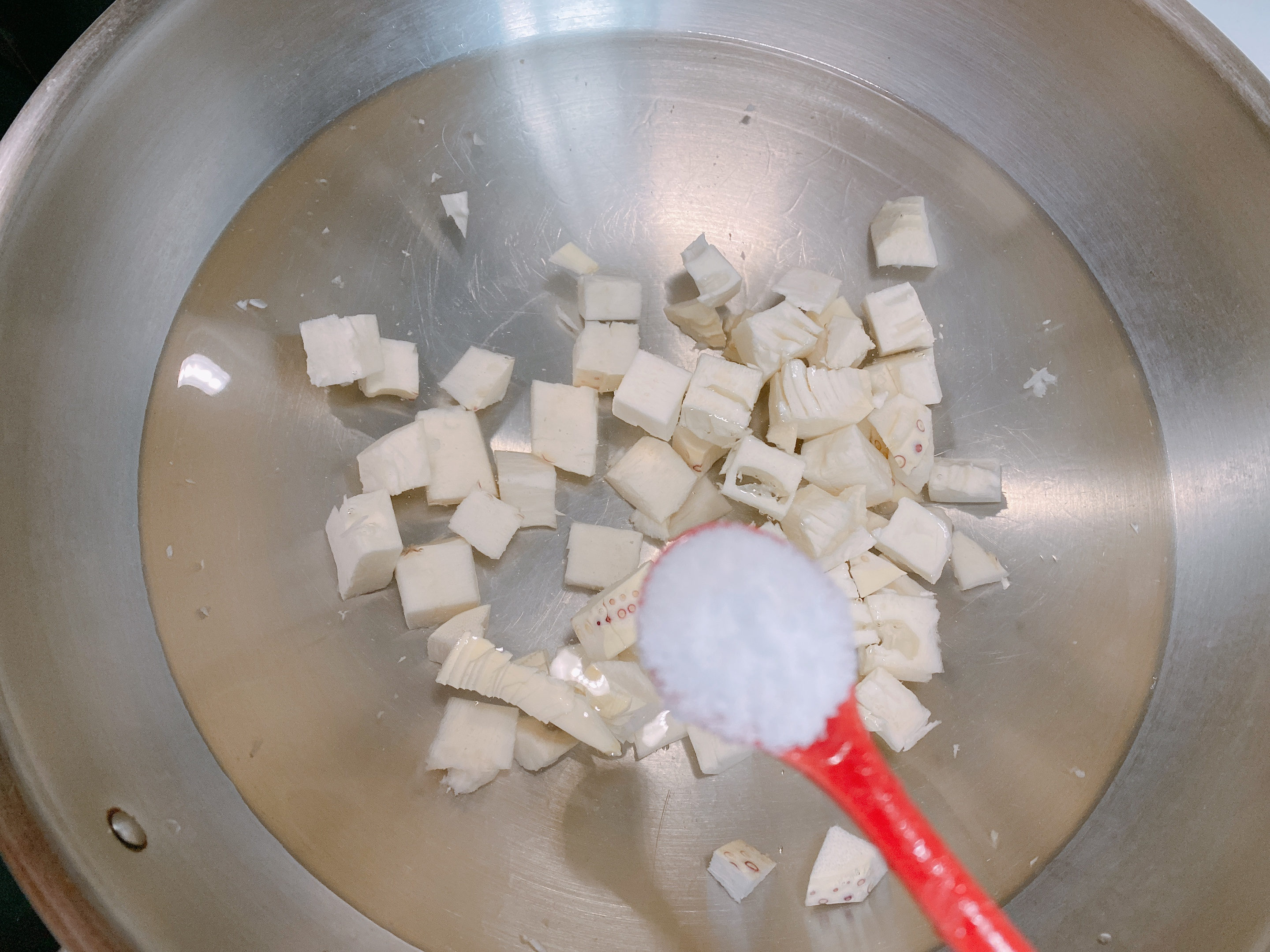 清明節限定美食，用2種春季特有食材燜一鍋飯，這才是春天的味道