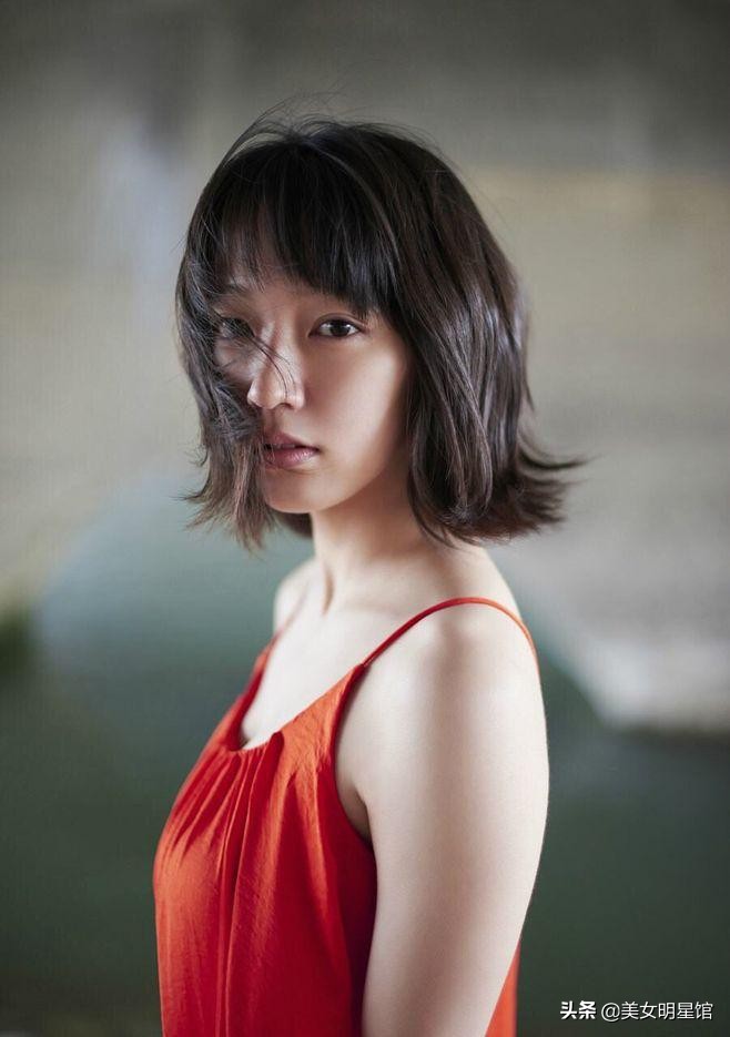 28-year-old Yoshioka Riho, pretty, pure, sexy and cute, so beautiful ...