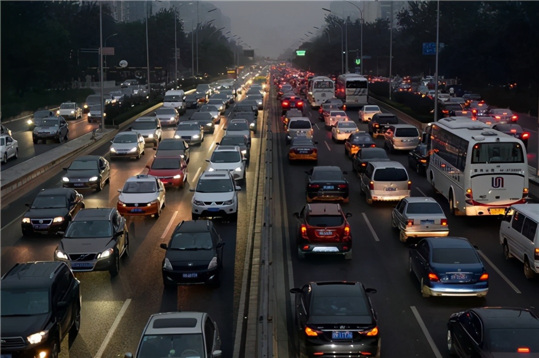 “上海清理百萬(wàn)外地車(chē)”