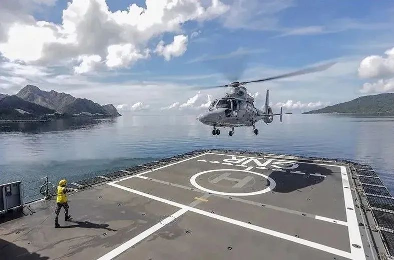 印尼在南海打造不沉航母：正部署陆海空3军兵力，潜艇已进驻
