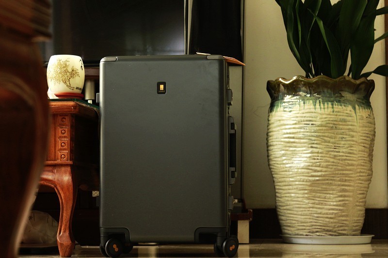 有你相伴 真好 地平线8号POWER系列行李箱