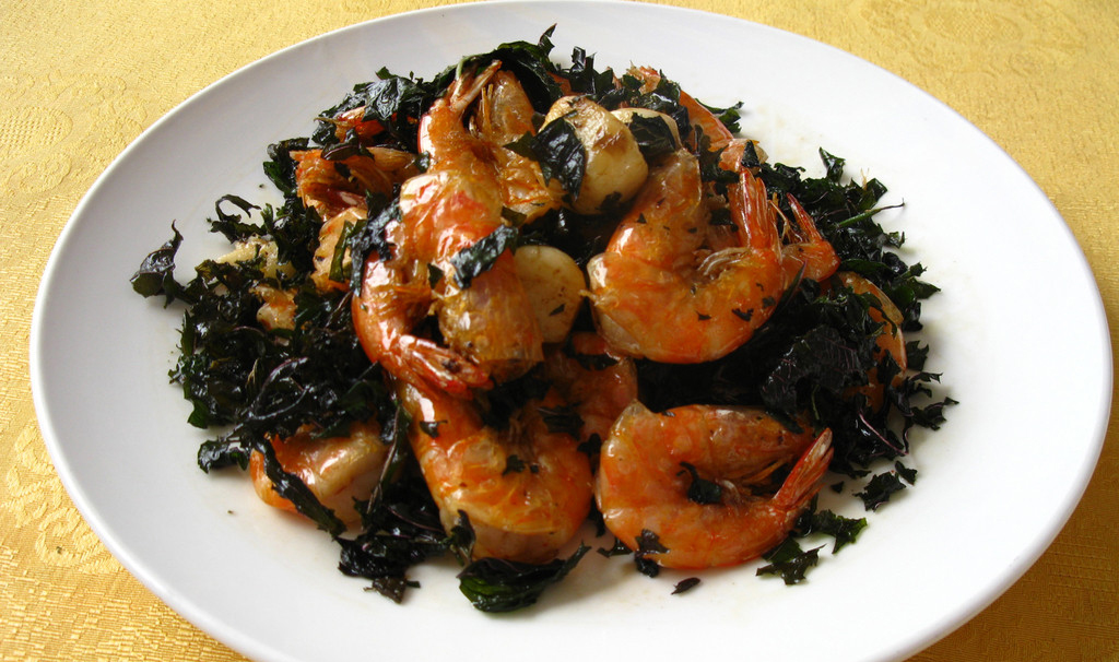 On weekends, I don’t go out to eat and share with you the delicious food.