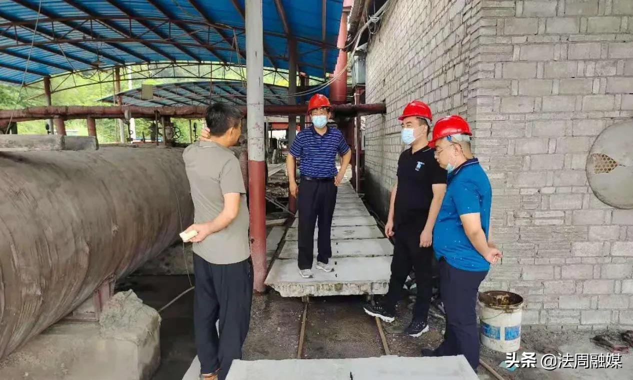 澧县火连坡镇党政负责人深入企业开展安全生产检查