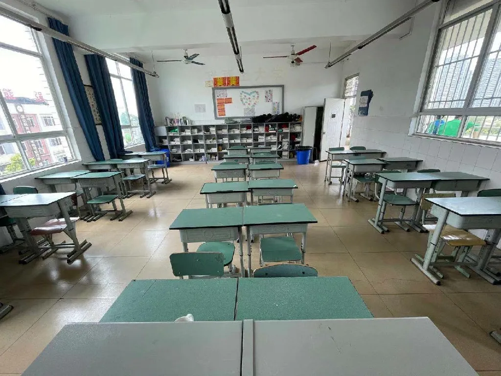 卫生是根本 运动是方式丨双流建校开展春季校园爱国卫生运动