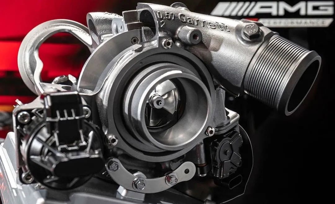 搭载四缸发动机动力却超过600匹，奔驰这款车型大有来头