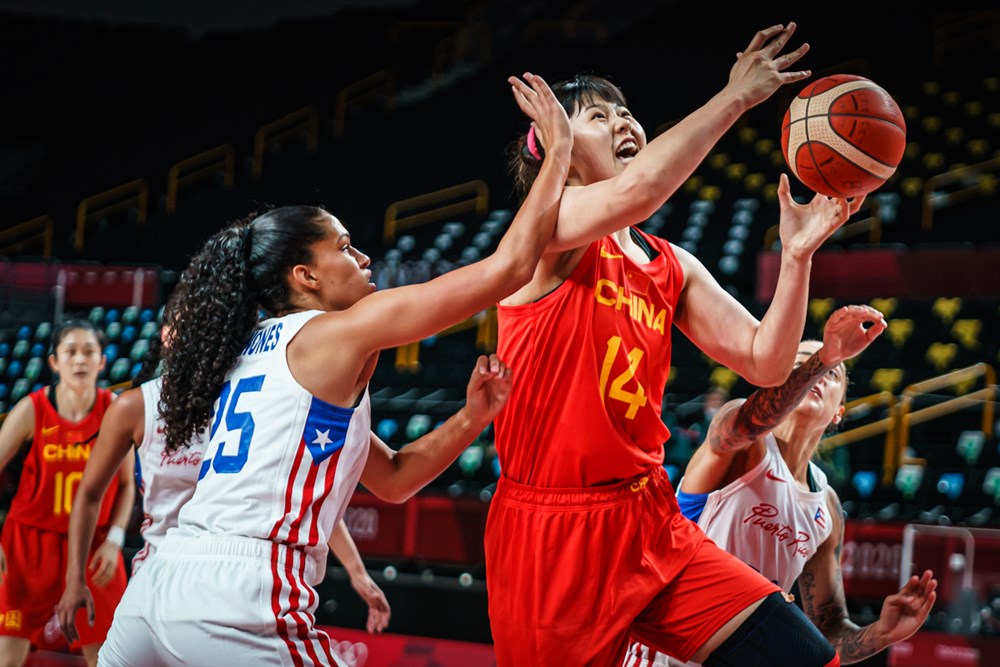 21 points, 12 rebounds and 5 assists, the women's basketball giant ...