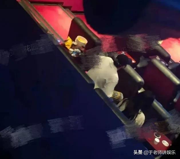 Wu Yifan (Kris Wu) spotted on a movie date with 18-year-old internet  celebrity girlfriend 