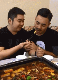 吃完，我吐了，吐得比吃的多！