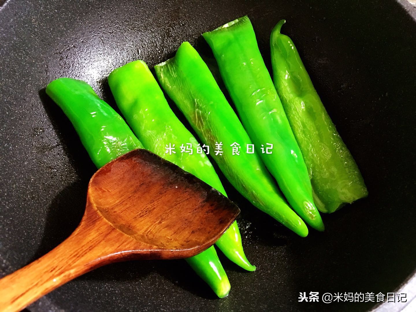 图片[7]-虎皮青椒做法步骤图 常吃不怕冷一冬不感冒-起舞食谱网