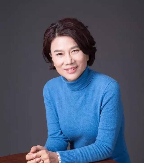 董明珠拒绝帮哥哥走后门被踢出族谱，网友：踢