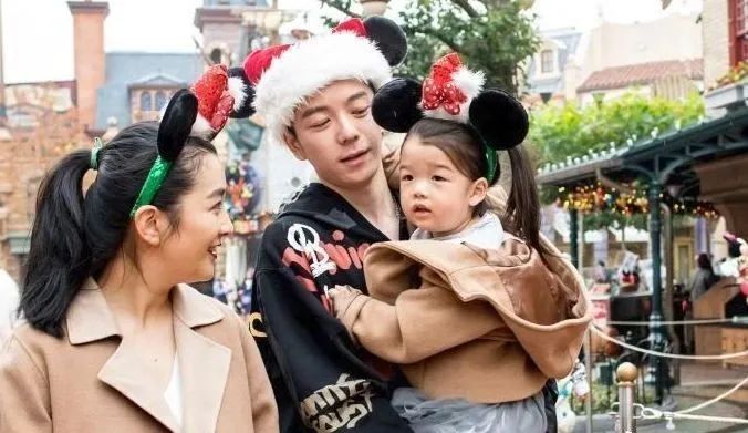 王栎鑫妻子回应未出轨，男方曾开玩笑称想离婚