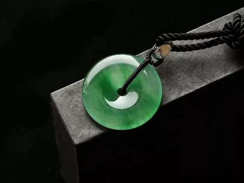 ãå²ä¸æå®ç¨ãç¿¡ç¿ ä»·æ ¼è¯ä¼°æå·§