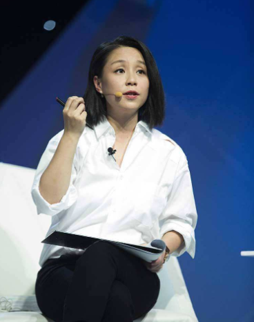 任豪这得报备几次啊？龙丹妮解释艺人谈恋爱：可以但是要报备