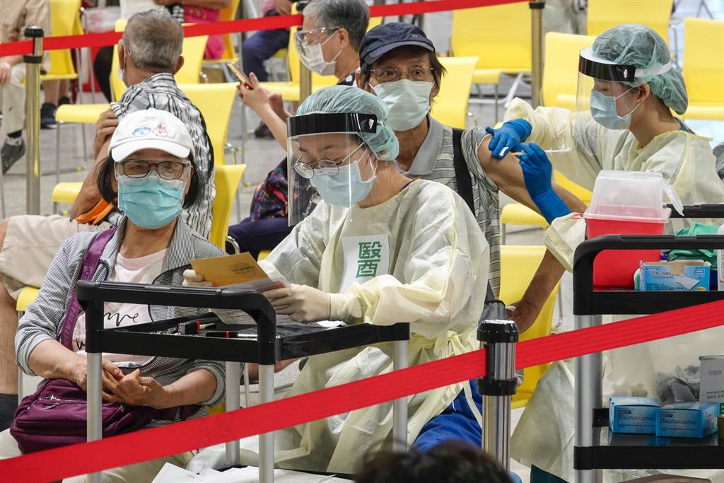 台灣今日新增12例新冠肺炎確診病例，另增3例死亡