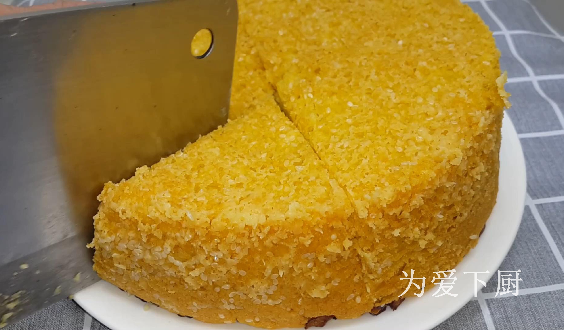 發糕別直接蒸著吃了，加2個蘋果，鬆軟香甜，保證孩子愛吃不挑食