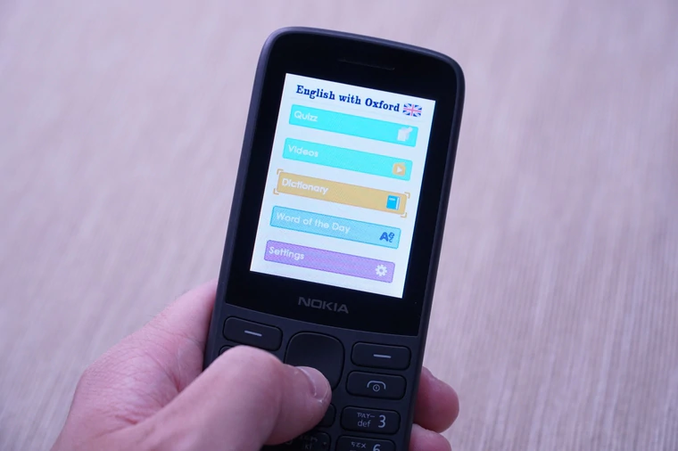 诺基亚手机开箱，2021年了还在用功能机，超长待