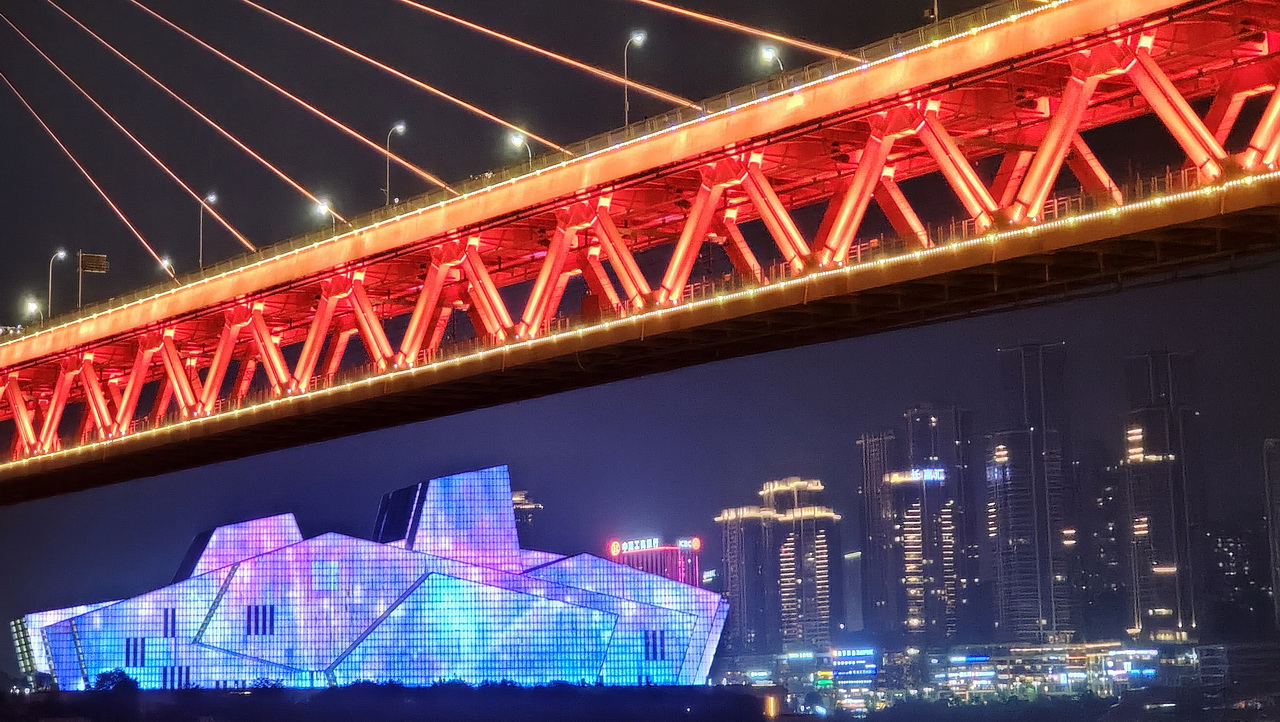 镜头中的山城夜景，OPPO Reno5 Pro+夜拍实力有多强？