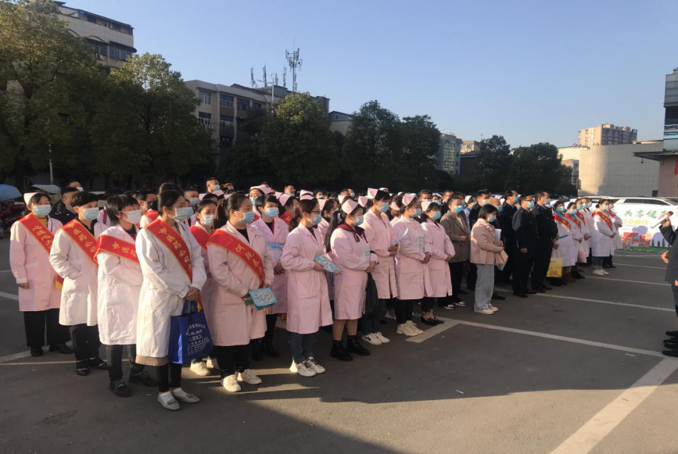 赤壁市市場監管局開展下沉社區服務暨安全用藥月活動